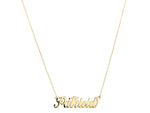 Collar con nombre hecho a mano